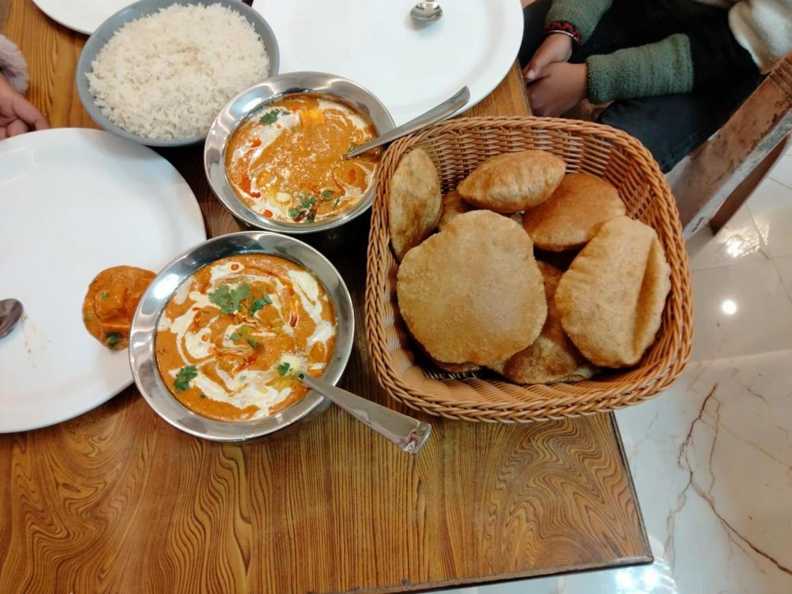 Hotel Sudarshan Ayodhya Экстерьер фото