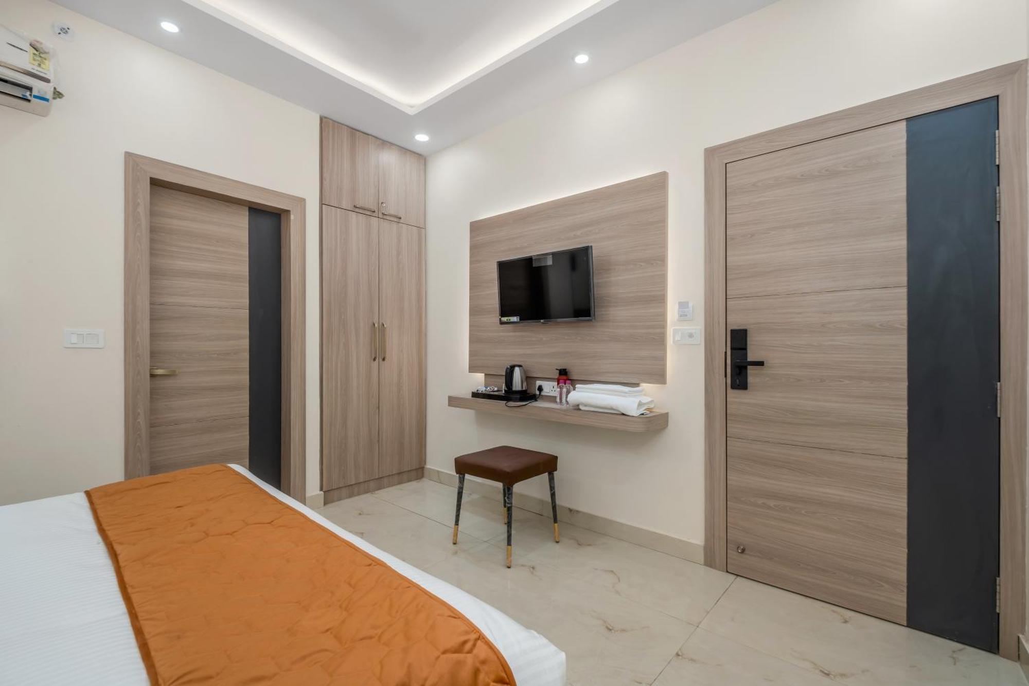 Hotel Sudarshan Ayodhya Экстерьер фото