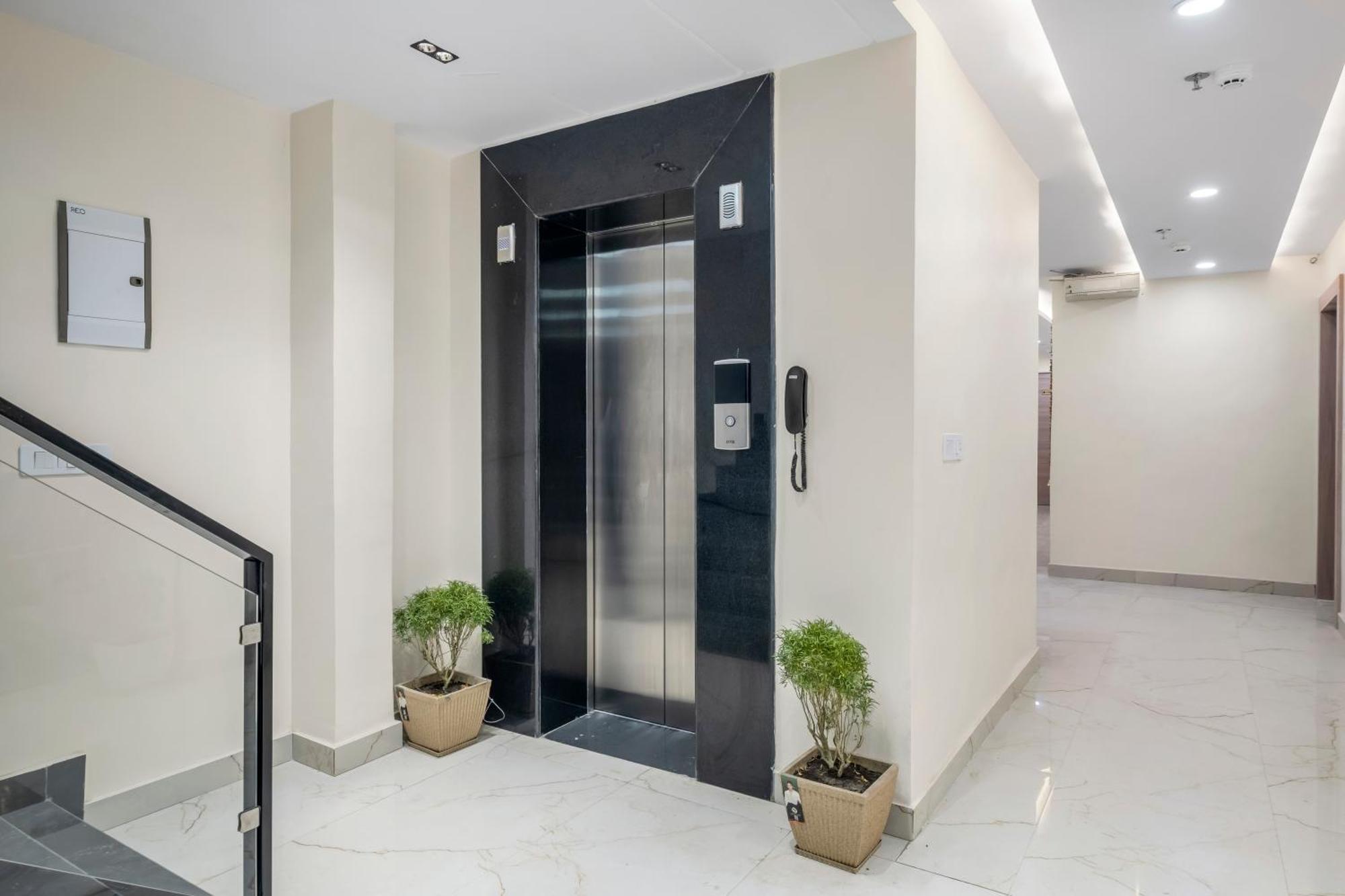 Hotel Sudarshan Ayodhya Экстерьер фото