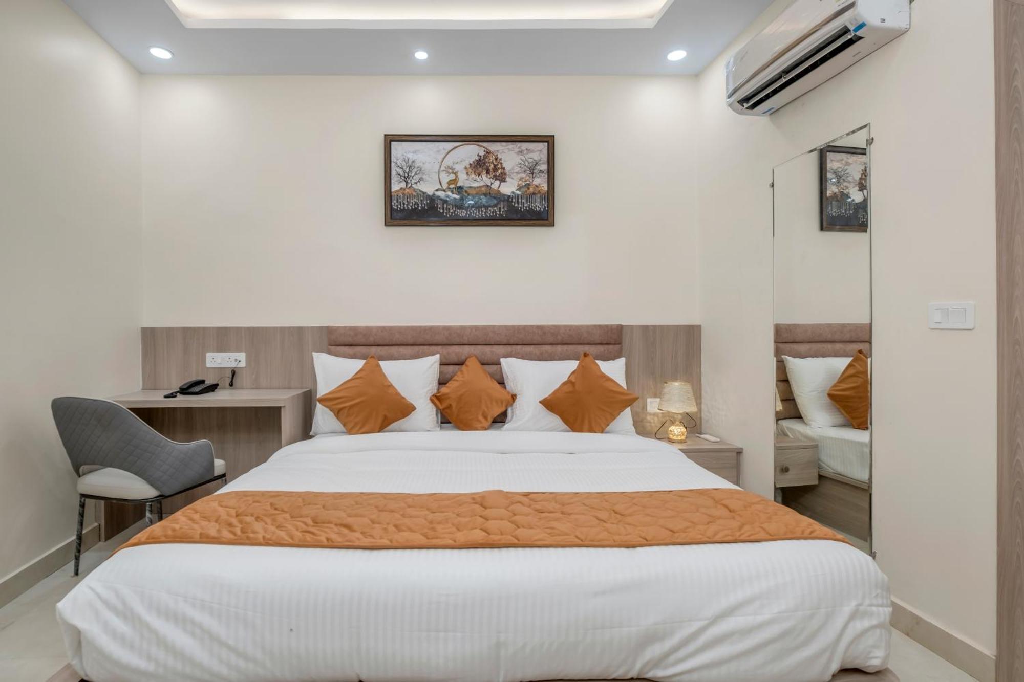 Hotel Sudarshan Ayodhya Экстерьер фото